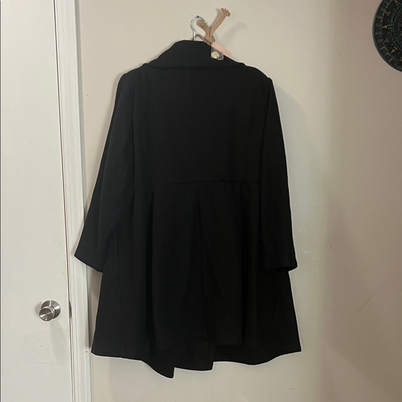 BloomChic Elegant Black Trench Coat - Picture 2 of 6